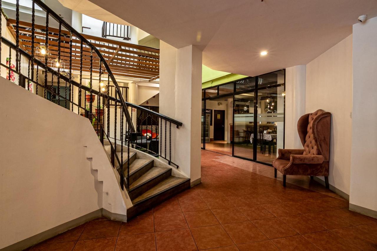 Kiwi Hotel Cebu Stadt Exterior foto
