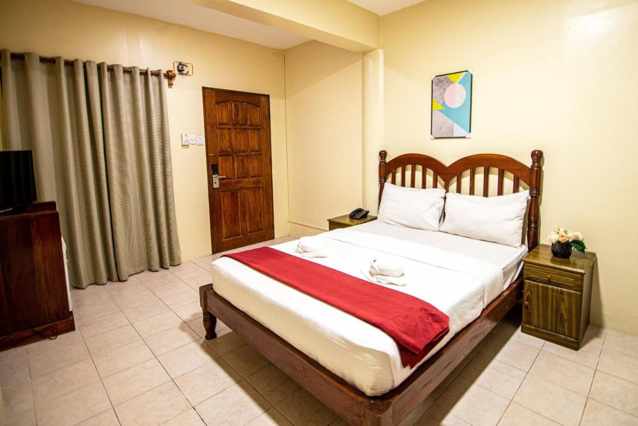 Kiwi Hotel Cebu Stadt Exterior foto